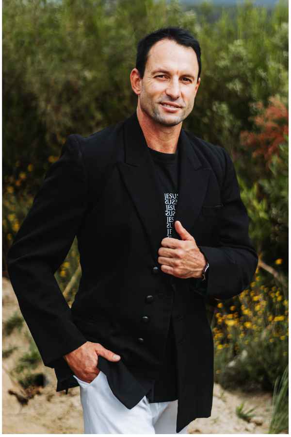Professional outdoor portrait of Werner Schutte for a counselling and therapy website